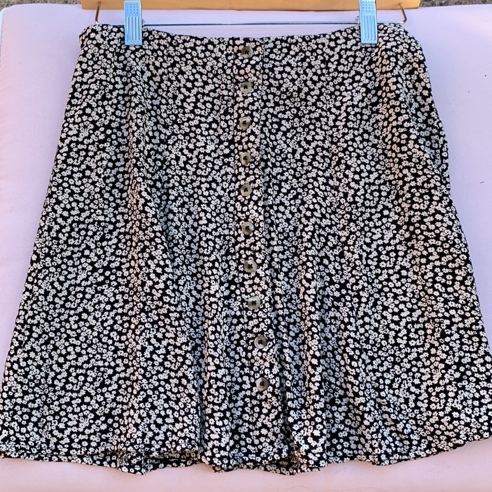 Size 2 American Eagle floral print skirt - Picture 1 of 8